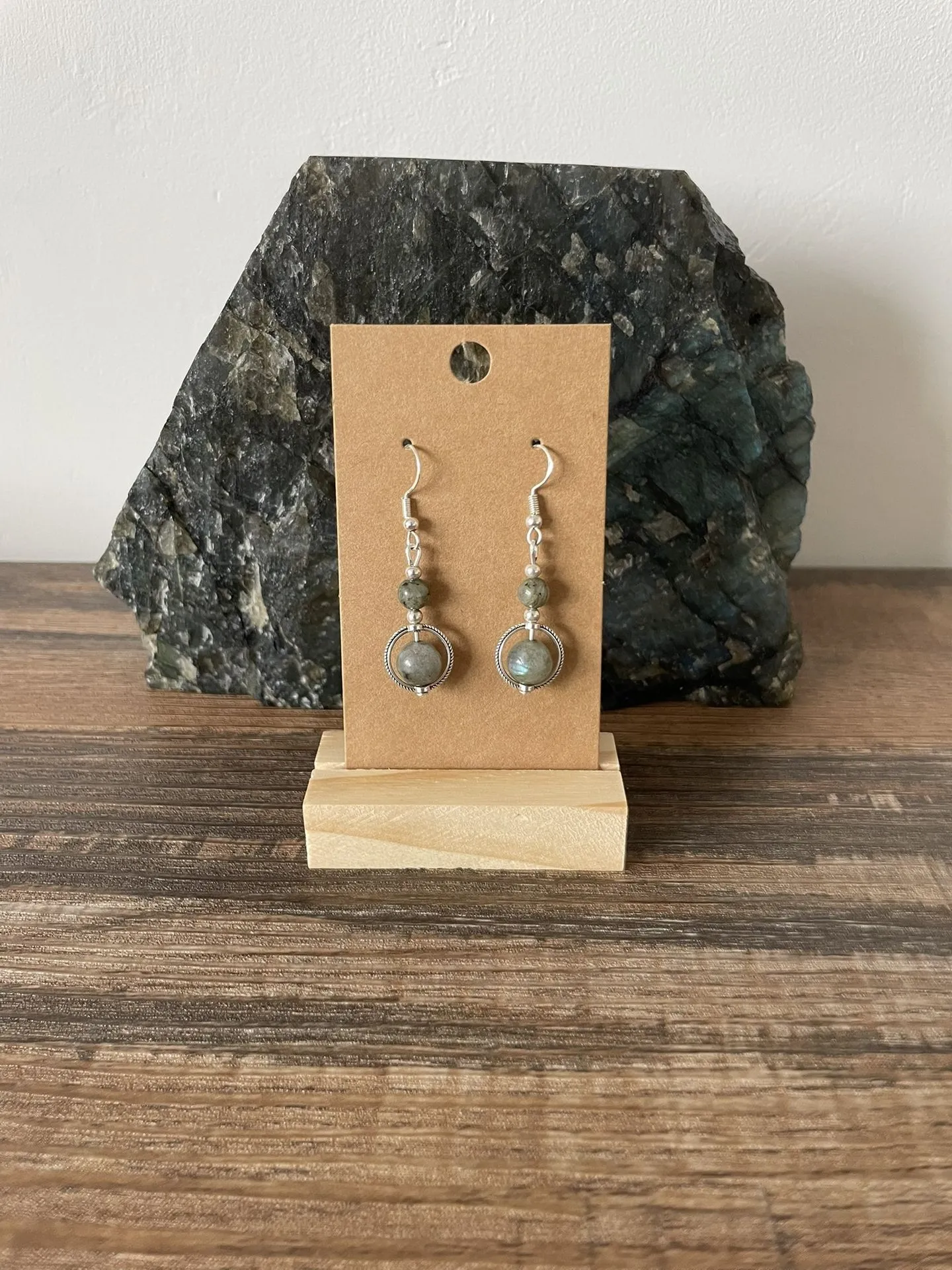 Boucles d'oreilles droites Labradorite avec cerclages