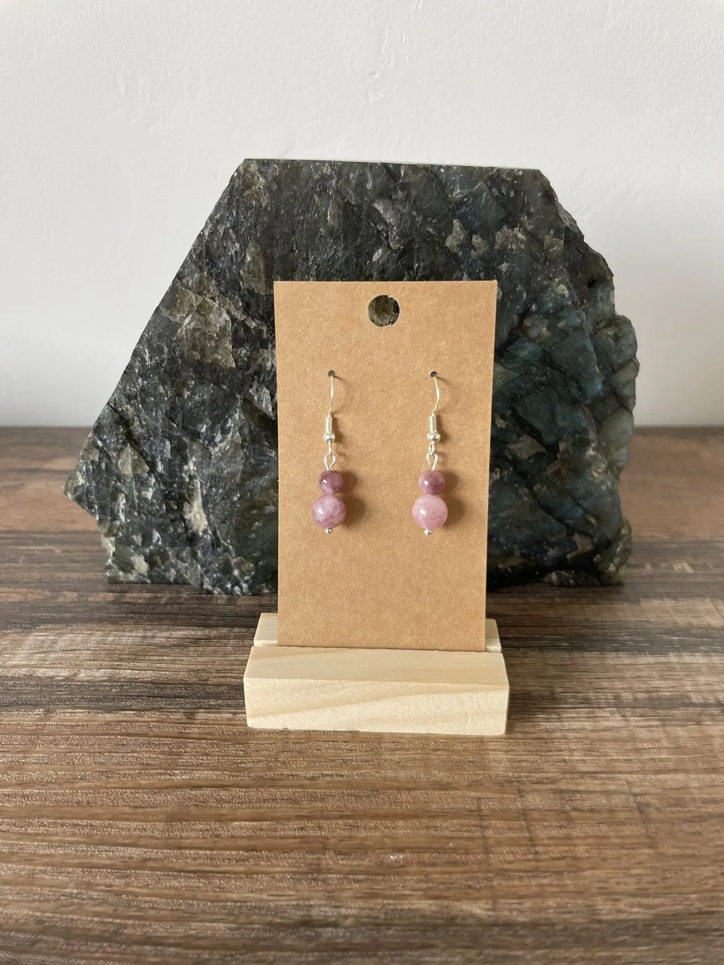 Boucles d'oreilles droites Lépidolite