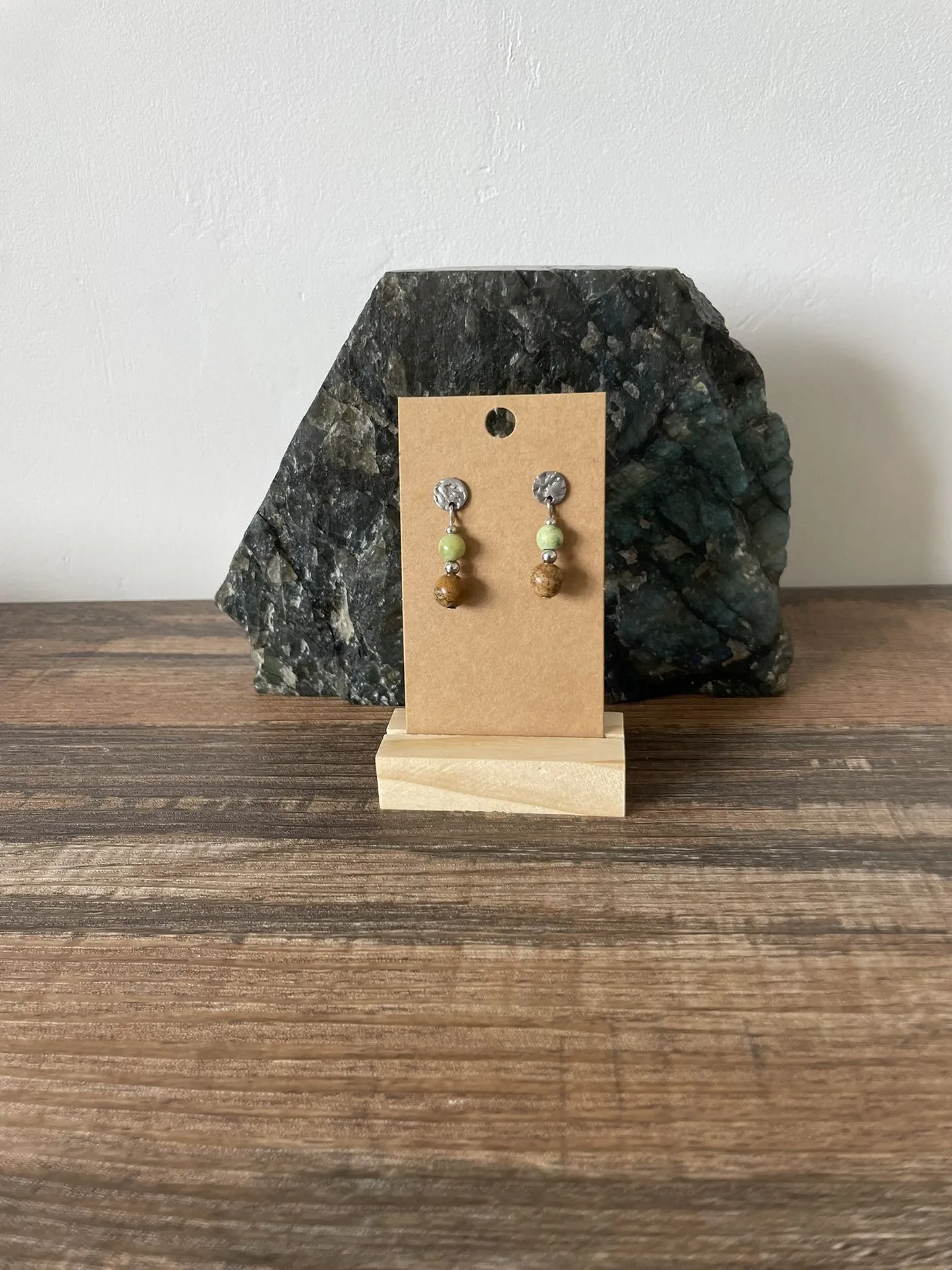 Boucles d'oreilles puces Jaspe Paysage et Péridot
