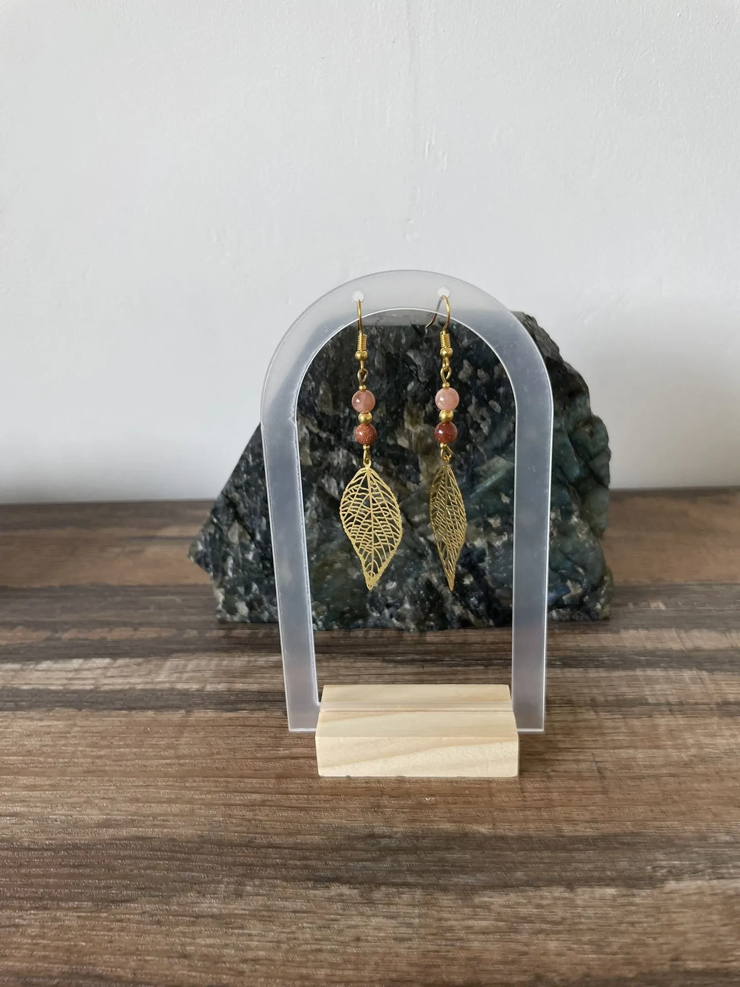 Boucles d'oreilles droites Pierre de Sable et Pierre de Soleil
